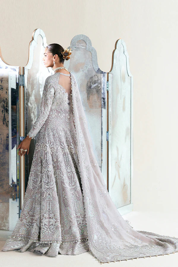 Seriya by Suffuse off-white bridal lehenga for nikkah or reception – Pakistanimoda