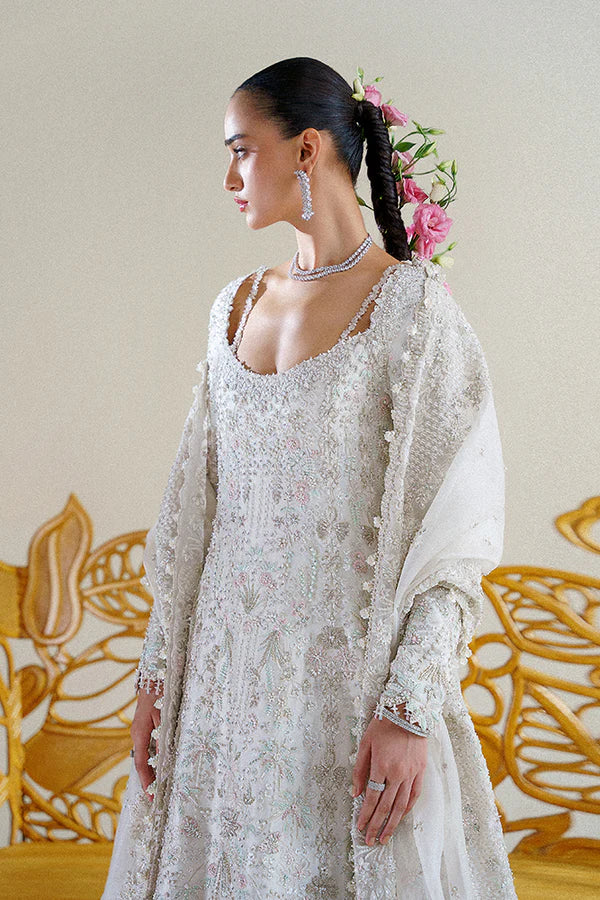 Seriya by Suffuse off-white bridal lehenga for nikkah or reception – Pakistanimoda