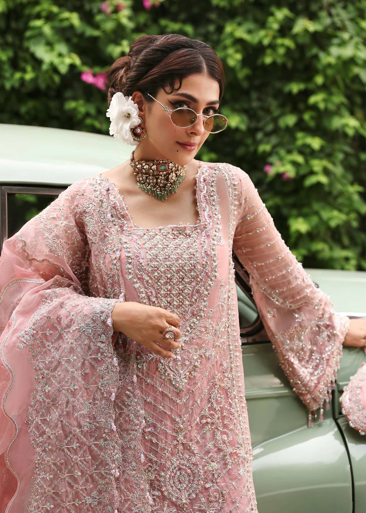 Shabnam – Blush Rose Organza Suit Maahi Festive ’25 by Kanwal Malik stitched only. Buy on Pakistanimoda.com – festive luxury with worldwide delivery.