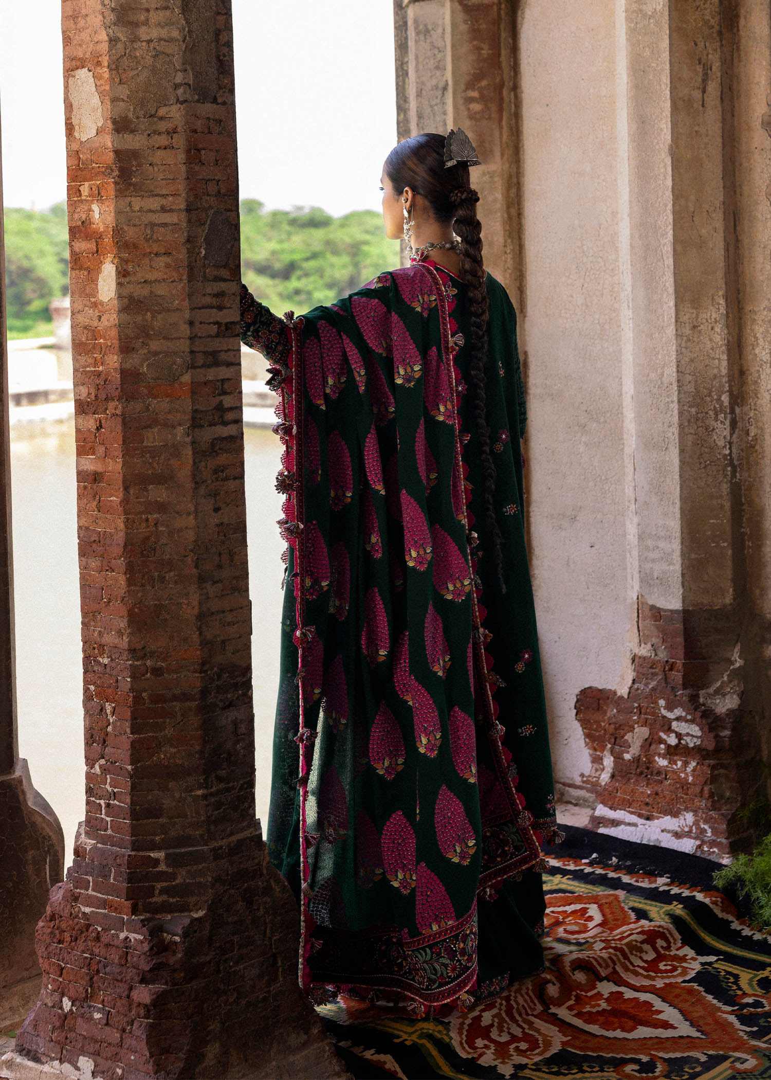 Shayra Green Karandi Stitched Suit with Embroidered Shawl by Hussain Rehar | pakistanimoda.com