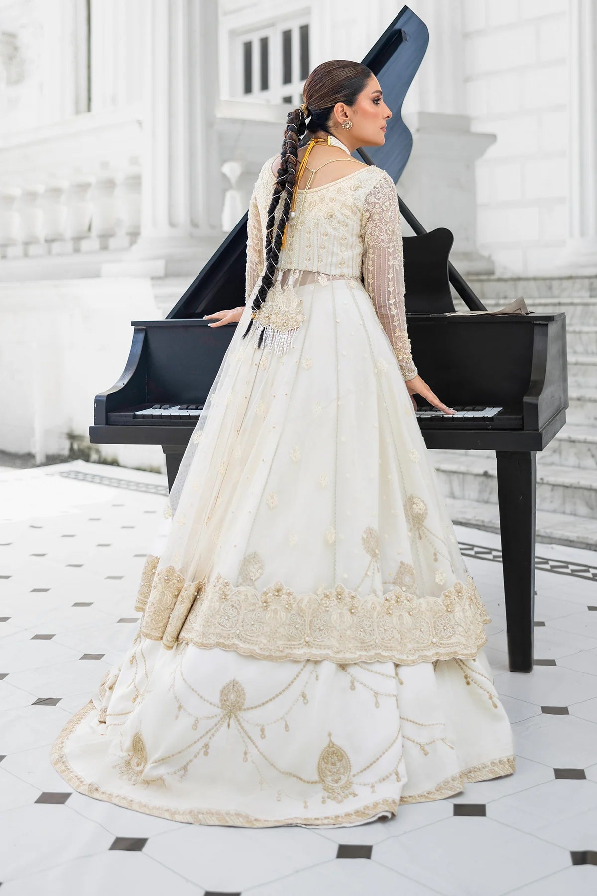 Snow Pearl heavily embroidered Pakistani bridal lehenga pishwas with net dupatta – Erum Khan Jahan Vol IV designer outfit.