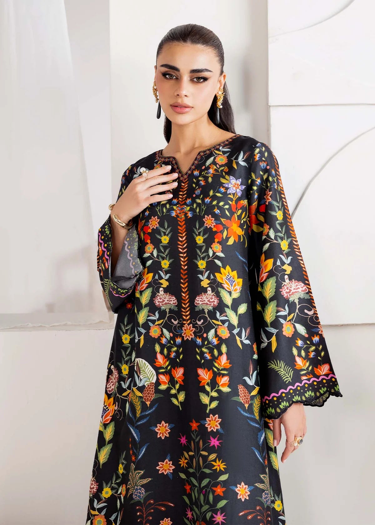 Sovana-South Asian raw silk outfit with digital motifs by-Kanwal Malik