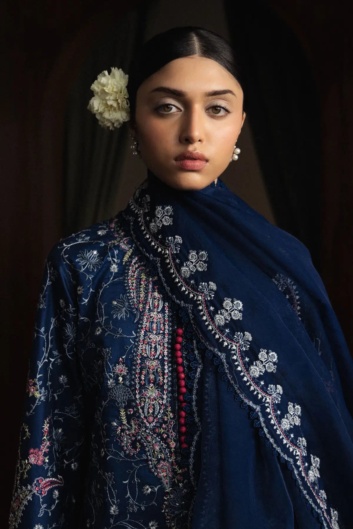 Zara Shahjahan Suiyo-D9 navy blue chikankari embroidered lawn suit with organza dupatta and cambric trouser