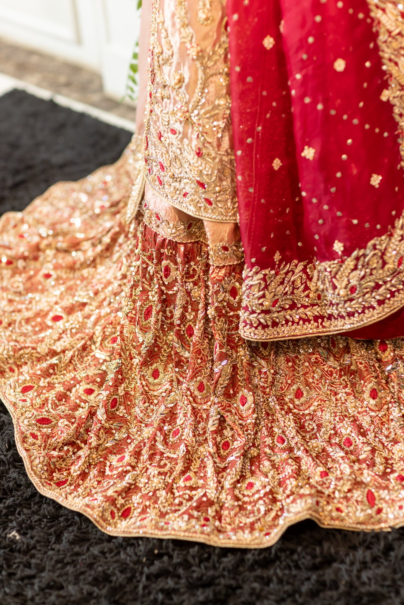 Tabinda peach tissue bridal lehenga with dual dupattas and red jamawar trail – Barrat Day bridal outfit.