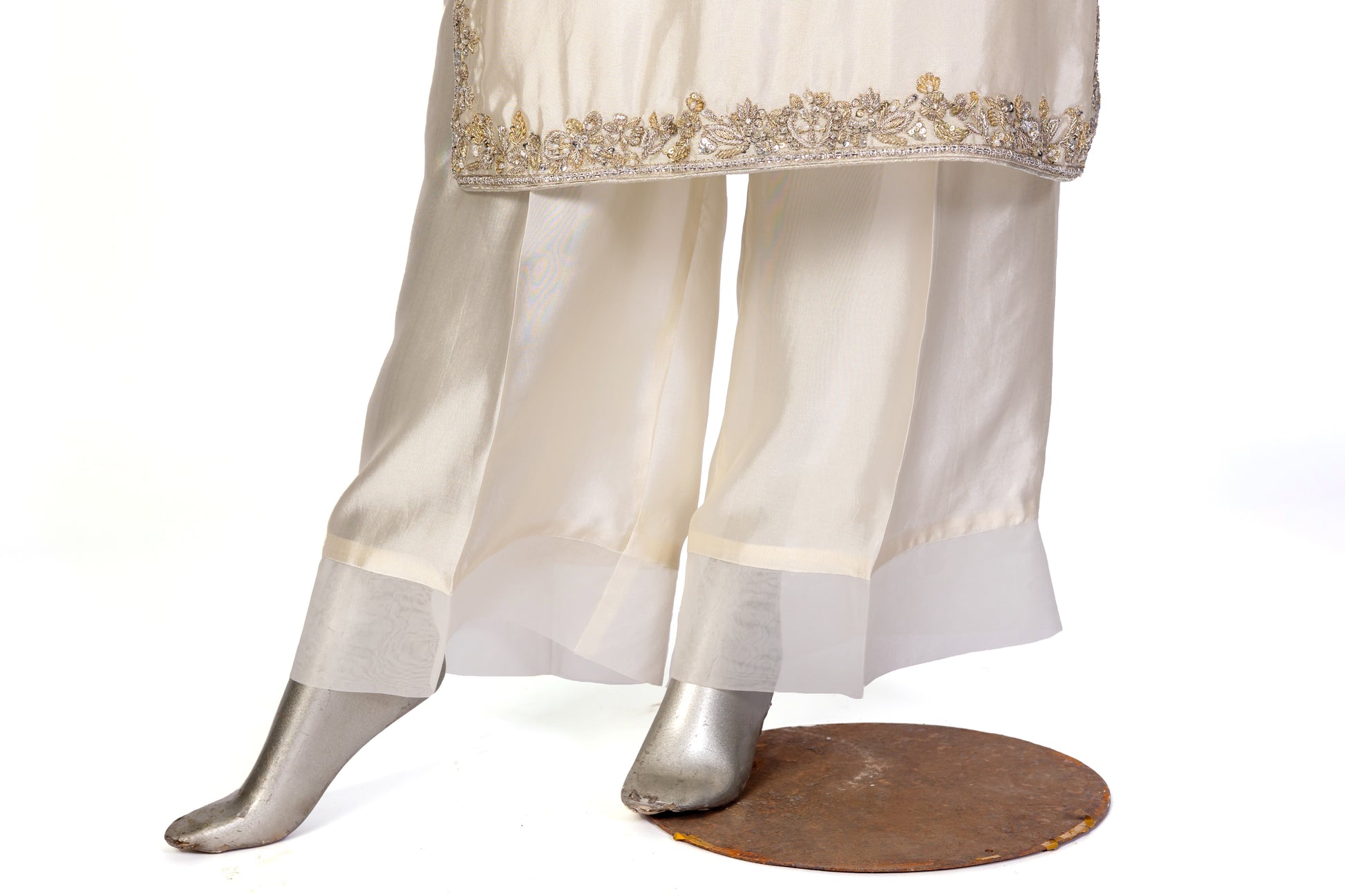 Tabish – Luxury Sheesha Silk 3-Piece Suit with Hand-Painted Dupatta