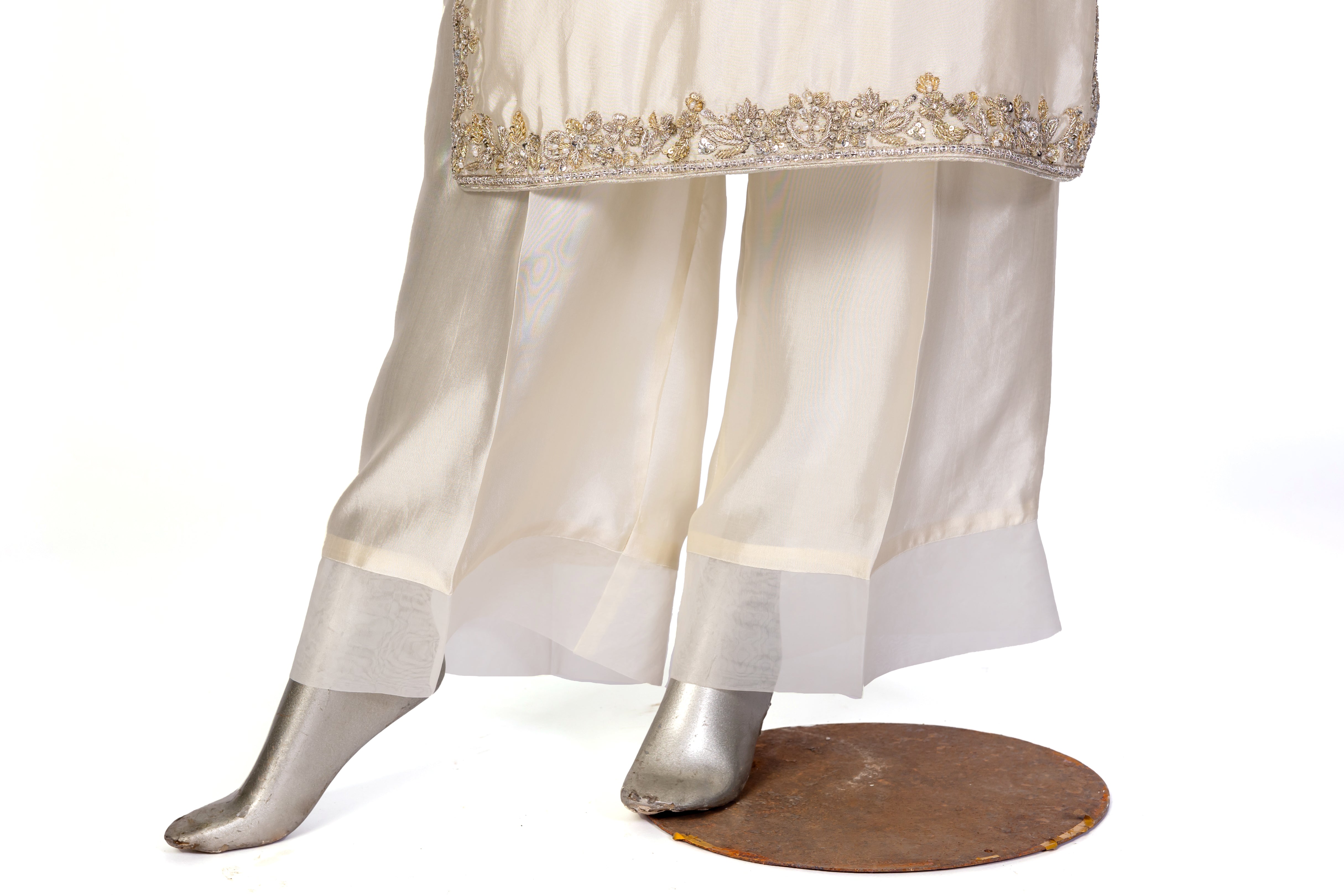 Tabish – Luxury Sheesha Silk 3-Piece Suit with Hand-Painted Dupatta