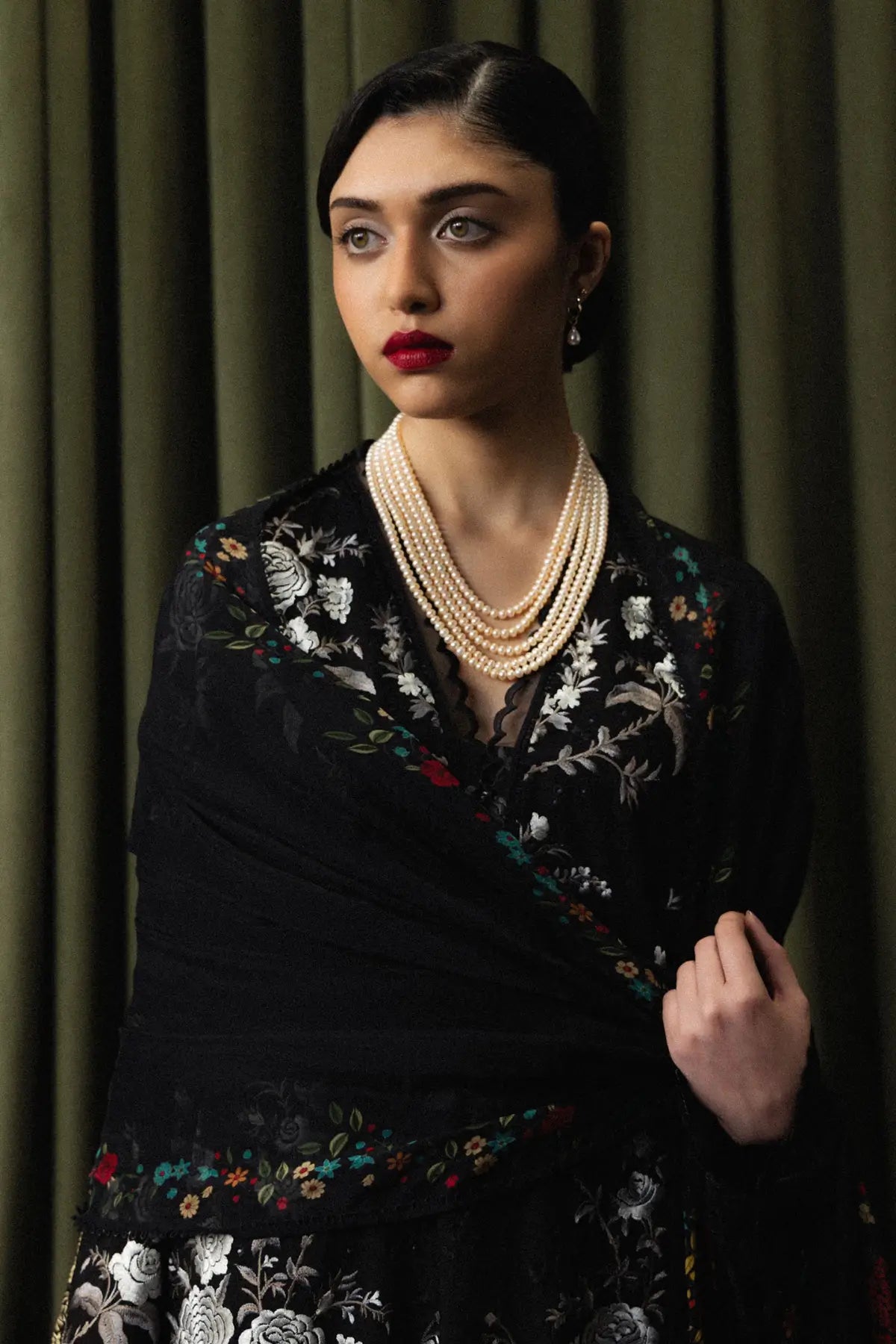 Zara Shahjahan Takumi-D10 black gaara embroidered lawn suit with silk dupatta and cambric trousers