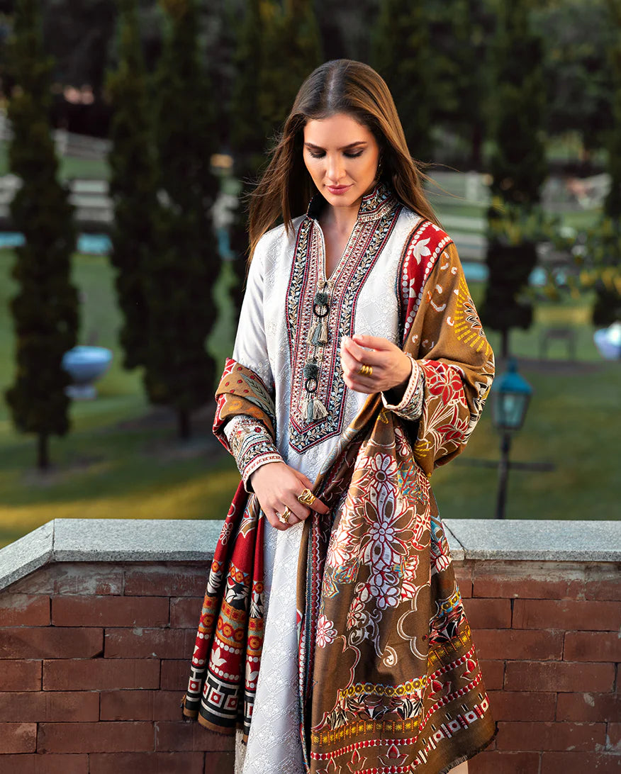 Tuscan Dawn – Order Elegant Mushq White Karandi Winter Suit Online 