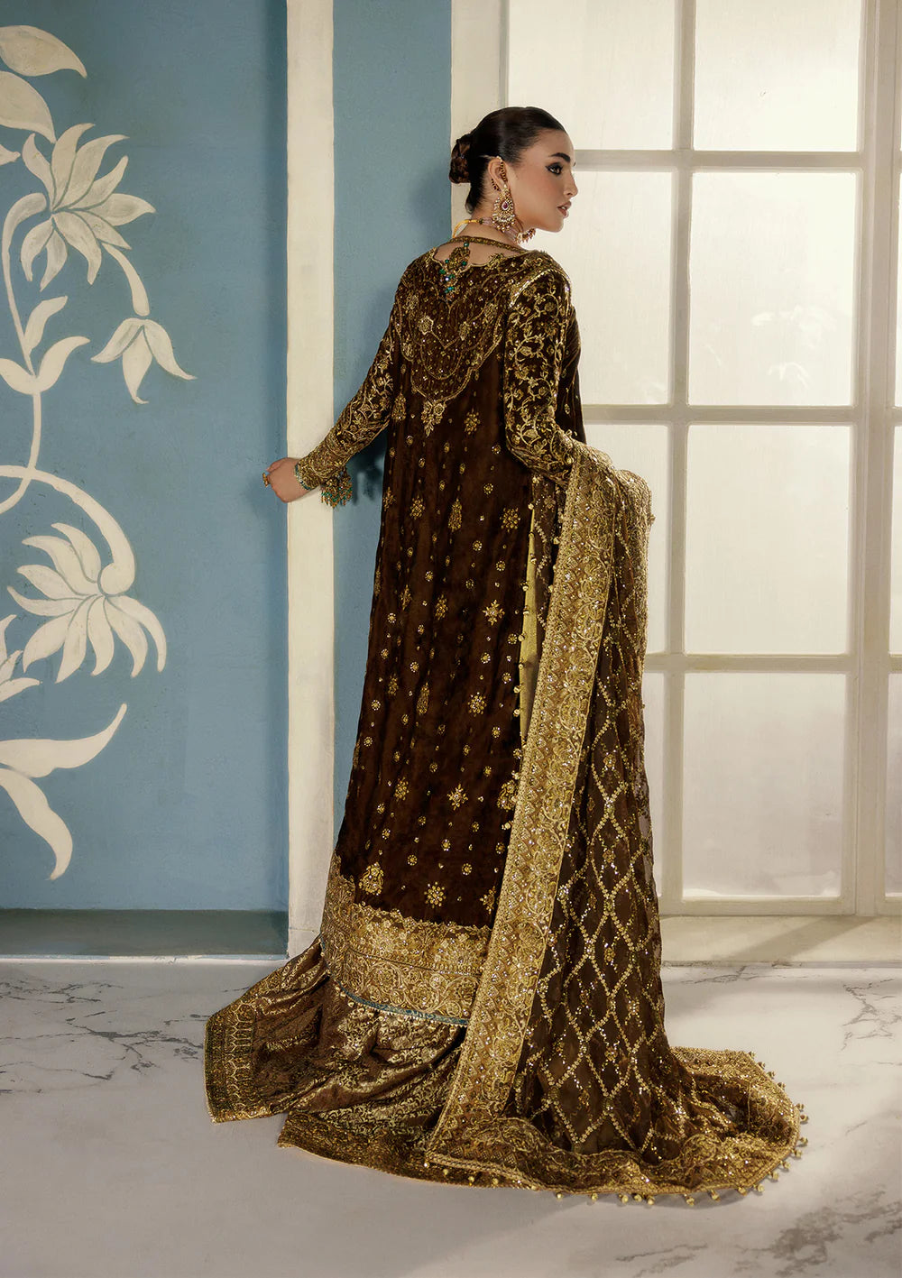 Aik Udaipur Look 01 brown velvet bridal dress for Walima and festive events – luxury embroidered outfit available at Pakistanimoda.com