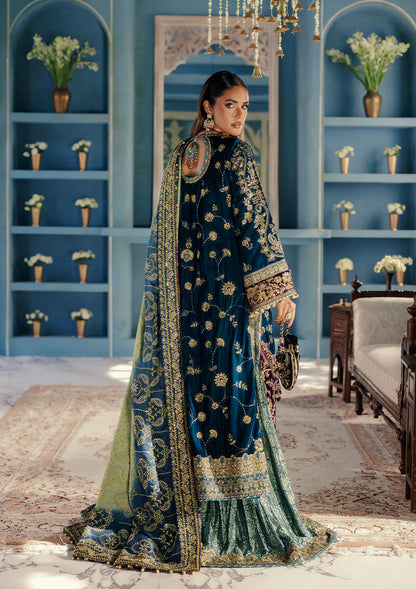 Aik Udaipur Look 08 teal velvet embroidered bridal ensemble with silk dupatta – luxury wedding wear from Pakistanimoda.com