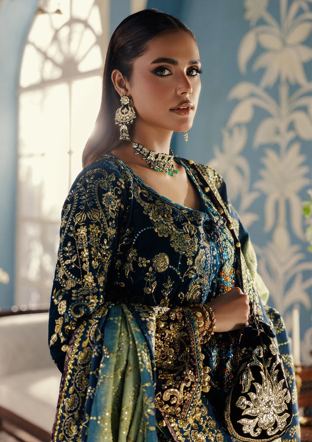 Aik Udaipur Look 08 teal velvet embroidered bridal ensemble with silk dupatta – luxury wedding wear from Pakistanimoda.com