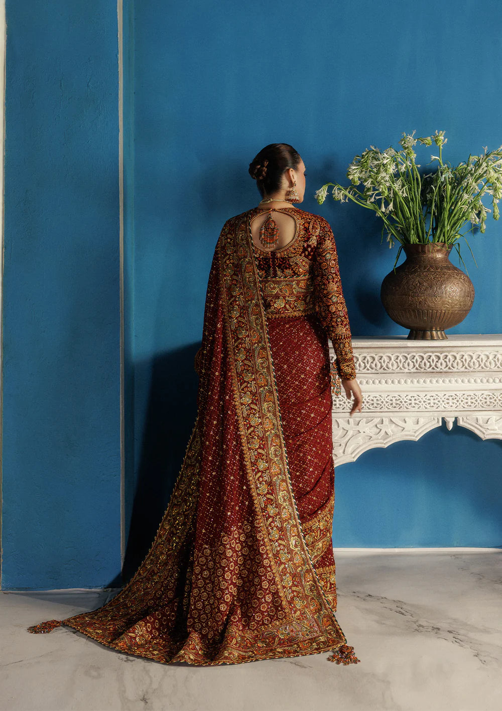 Aik Udaipur Look 09 maroon velvet embroidered saree with golden border – luxury winter party wear available at Pakistanimoda.com
