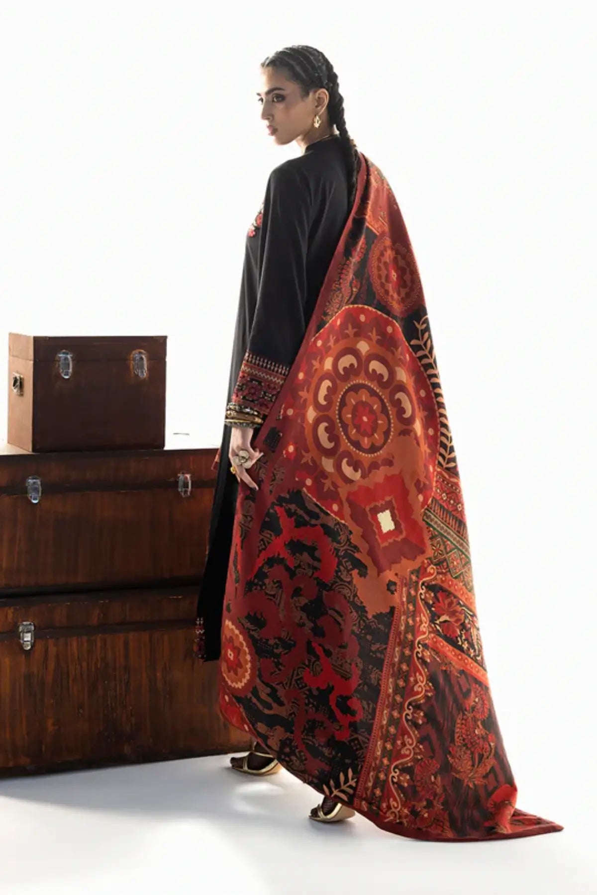 Zainab Chottani Vira black Marina twill traditional winter shawl stitched ensemble, available online at Pakistanimoda.