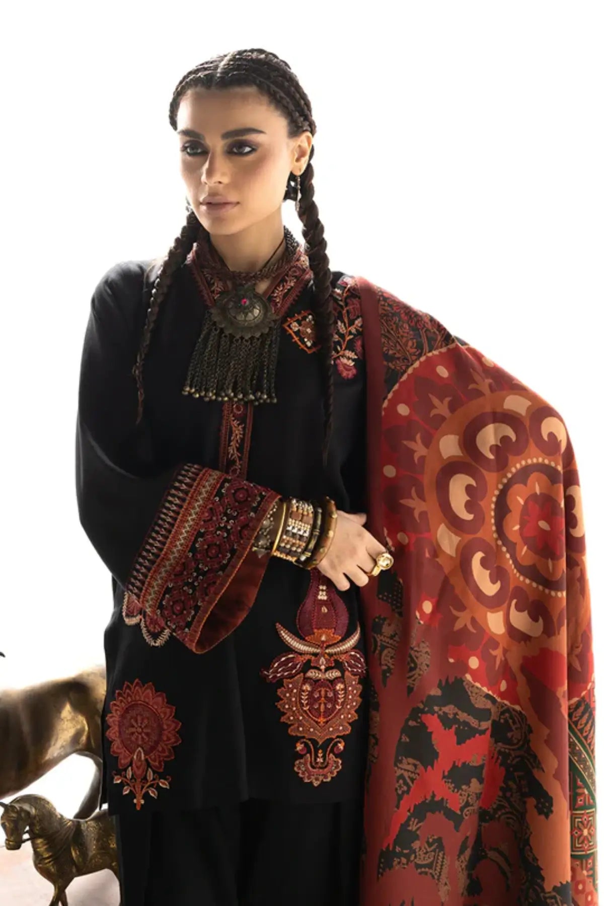 Zainab Chottani Vira black Marina twill traditional winter shawl stitched ensemble, available online at Pakistanimoda.