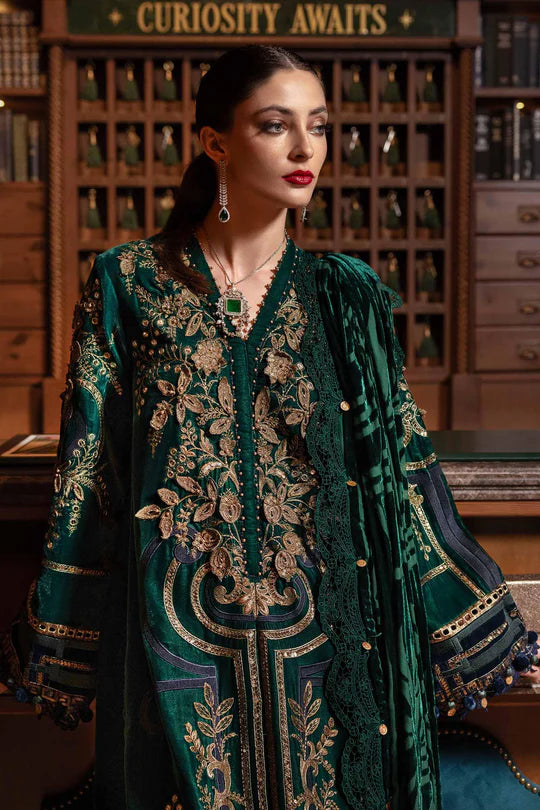 Mariab WL-1302 emerald green velvet stitched suit with 3D flowers, pearls and palachi dupatta – available at Pakistanimoda.com.