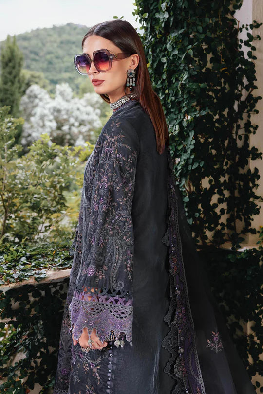 Mariab WL-1305 lilac grey velvet stitched suit with organza dupatta and velvet ghera patti – available at Pakistanimoda.com.
