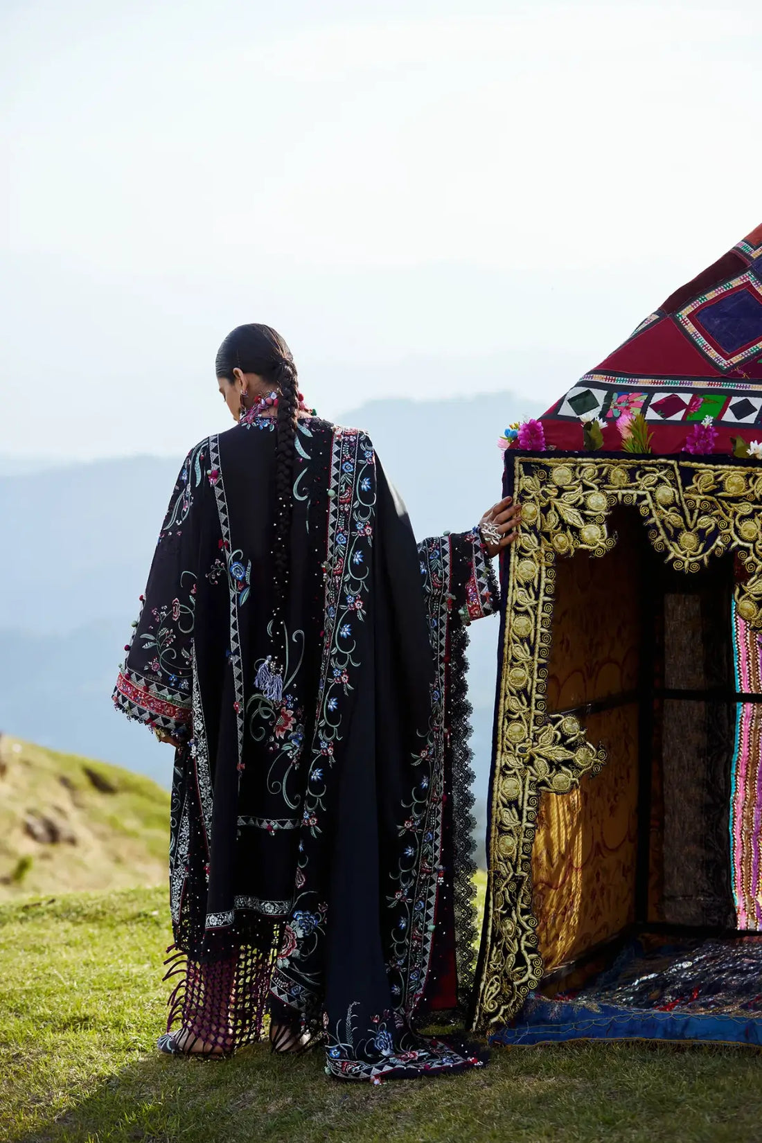 Zabar EL26-01 A black floral Élan Lawn'26 stitched 3PC suit with silk dupatta