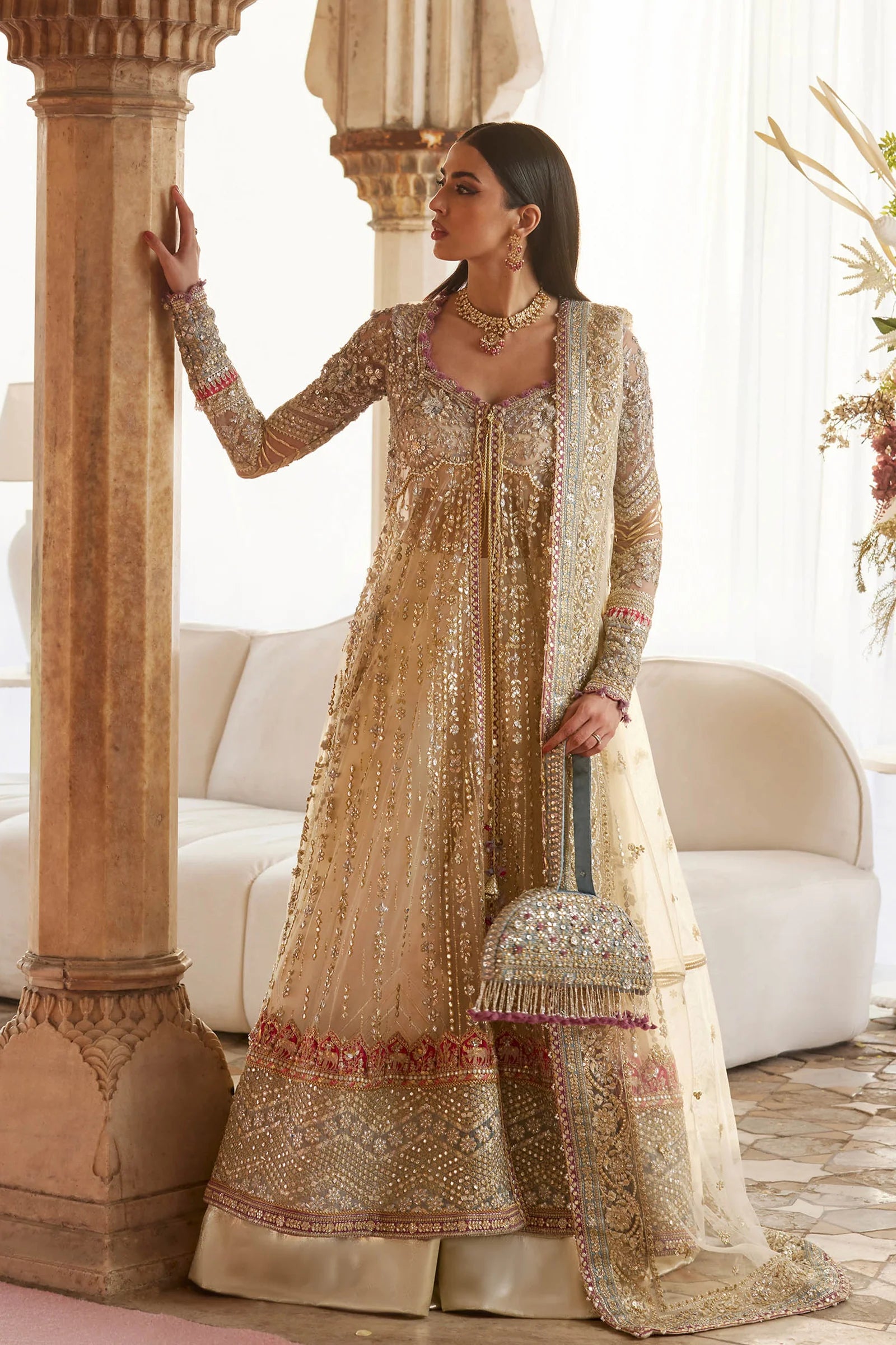 Zaha Zar-e-Mahr stitched ivory pishwas and lehenga bridal ensemble – Pakistanimoda