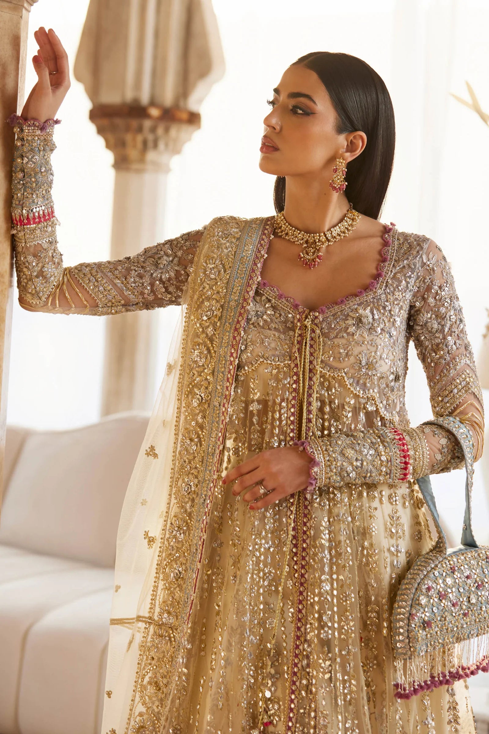 Zaha Zar-e-Mahr stitched ivory pishwas and lehenga bridal ensemble – Pakistanimoda