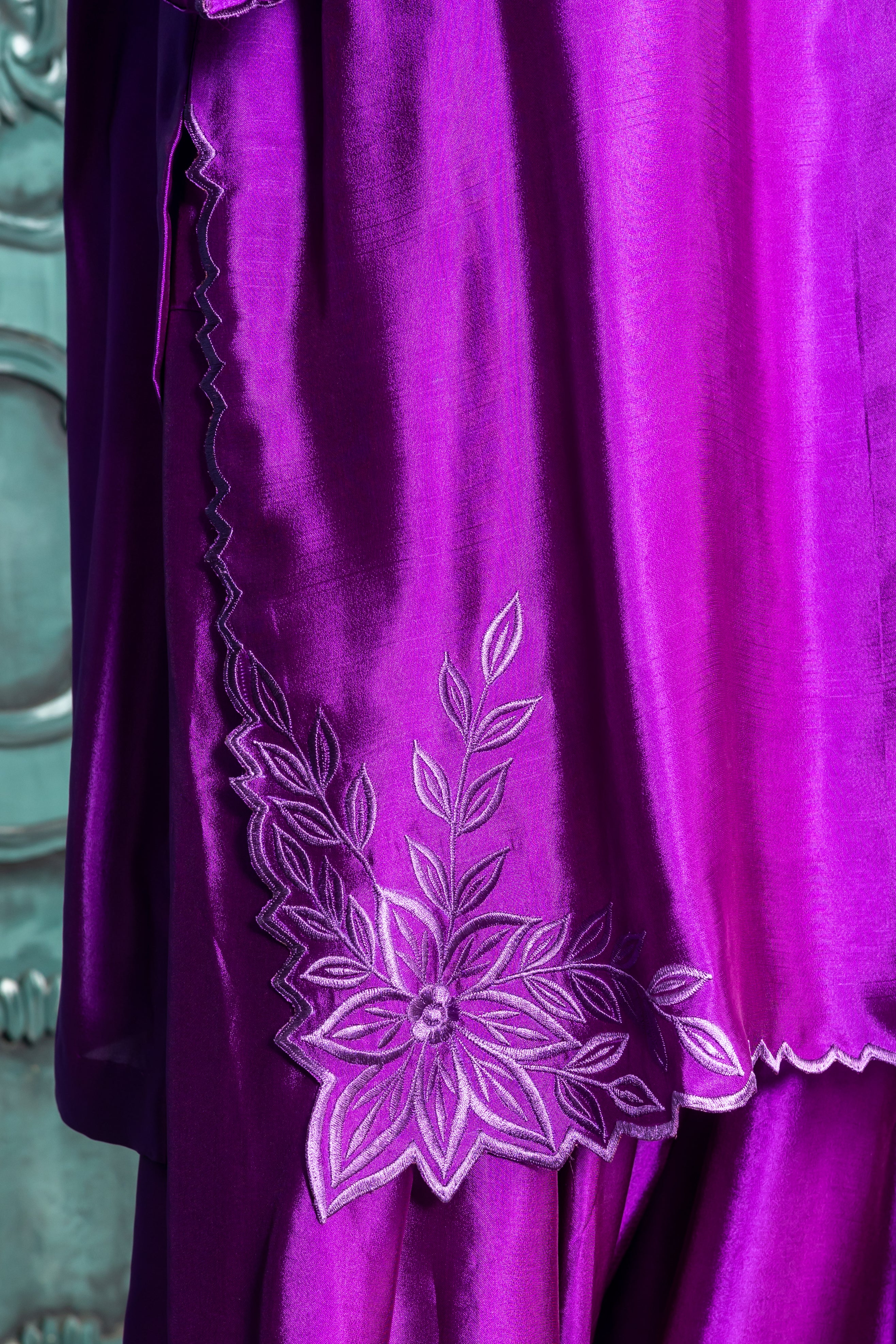 Zarnoor – Luxury Purple Sheesha Silk 3-Piece Outfit with Farshi Shalwar