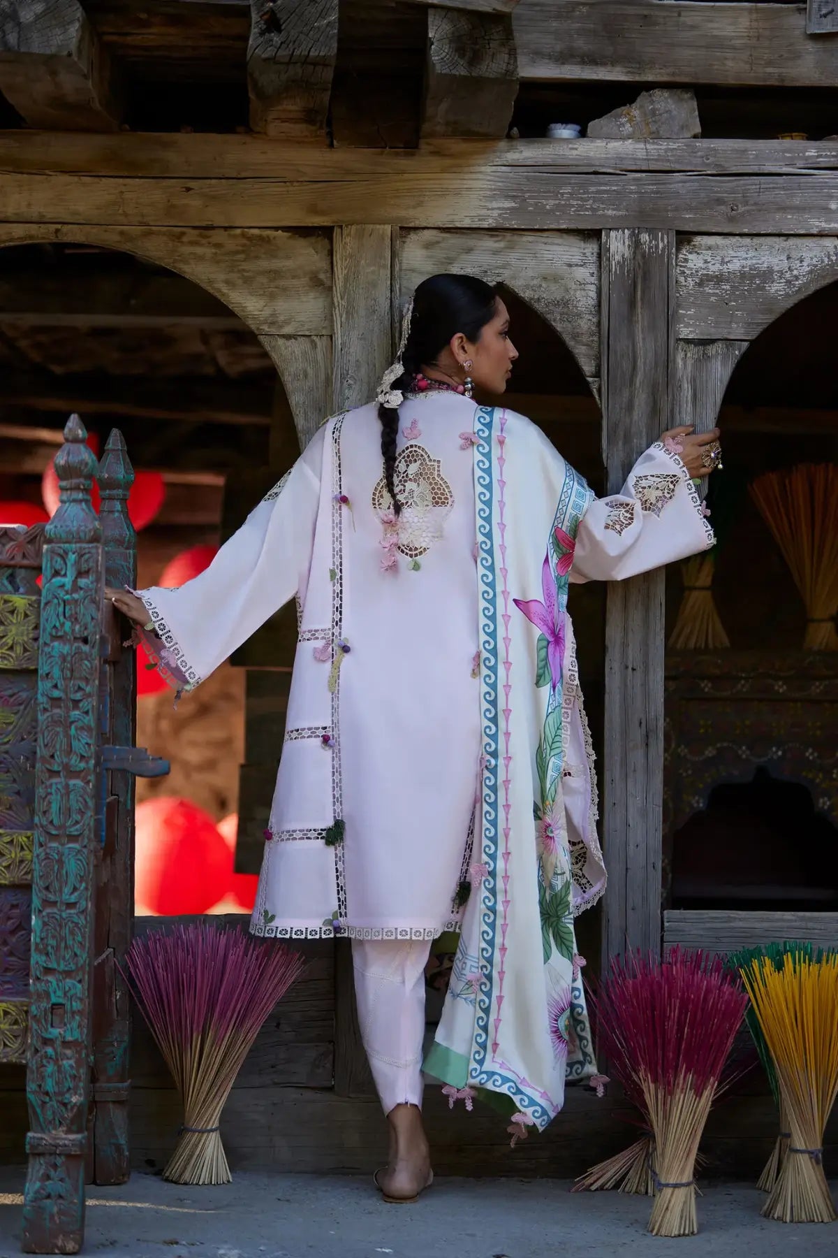 Zérin EL26-11 A pink embroidered Élan Lawn'26 stitched 3PC suit with silk dupatta