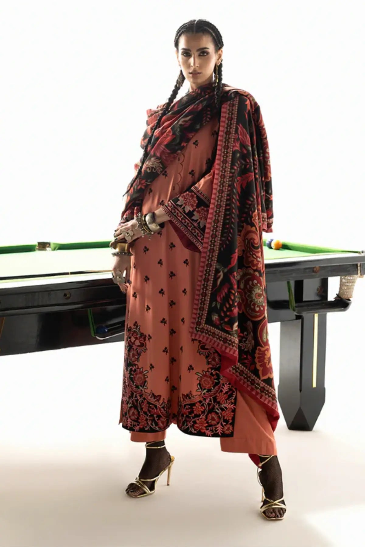 Zainab Chottani Zuri pink Marina twill winter outfit with shawl for Canada buyers, available online at Pakistanimoda.