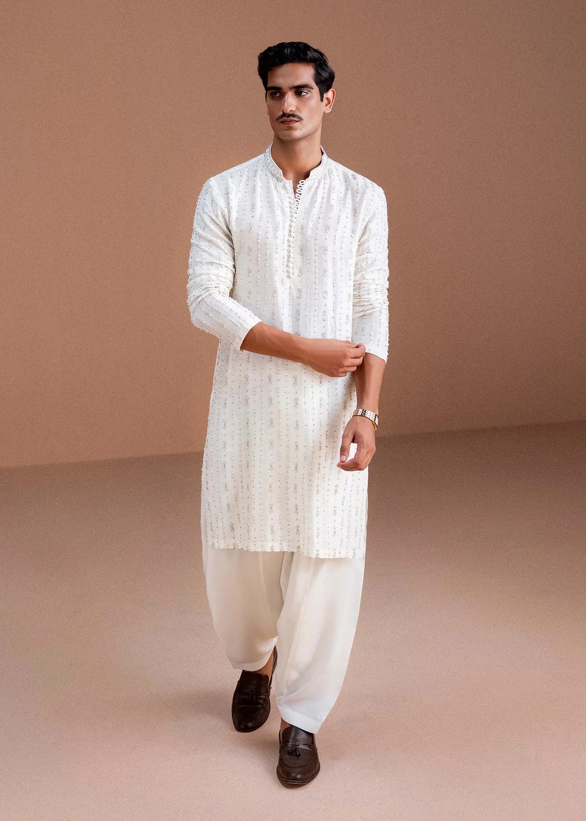 Zyaan Pakistani men’s off-white kurta shalwar in Korean raw silk