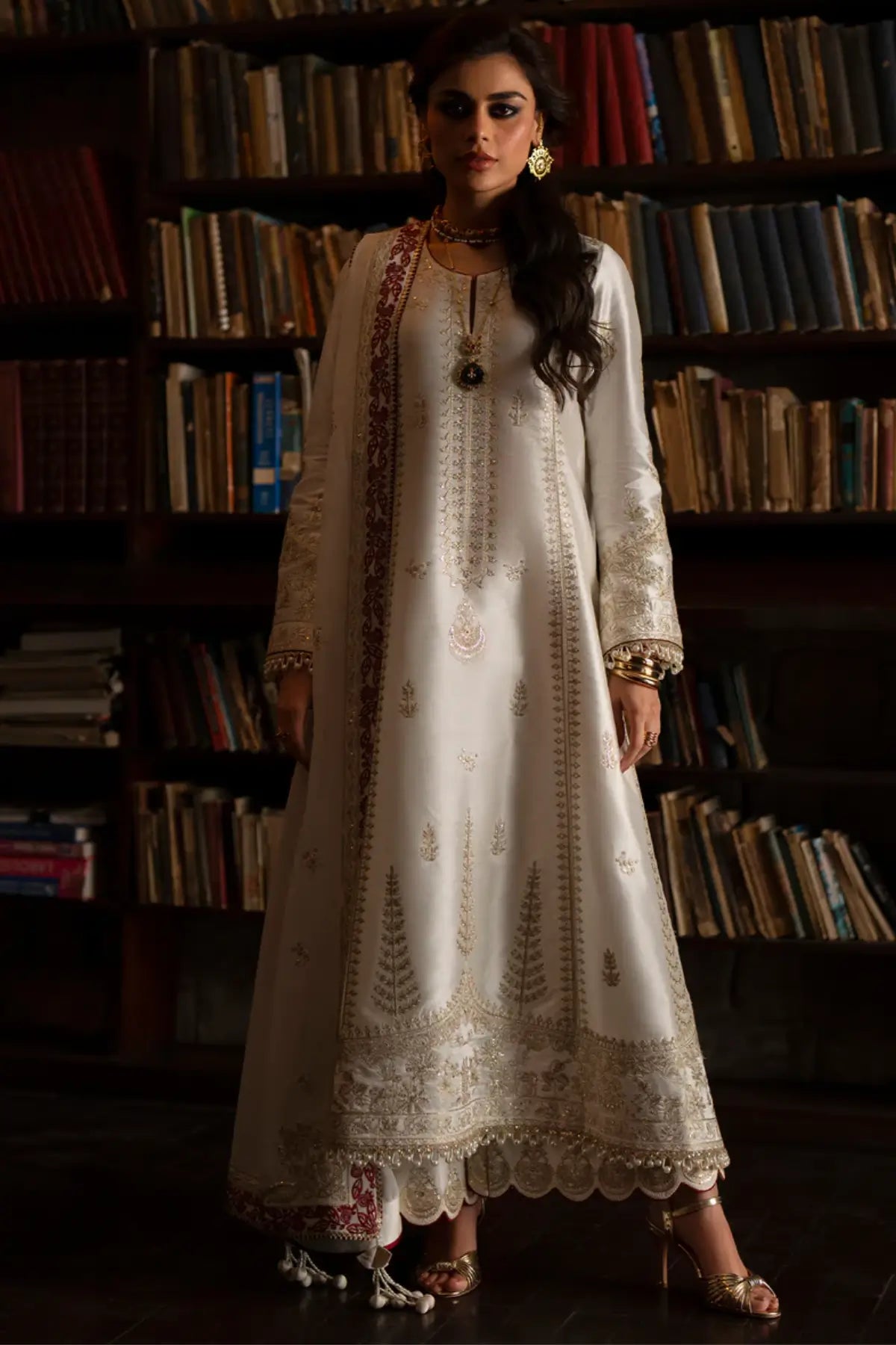 Saad Bin Shahzad Off White Stitched Kurta Zyra In Tussar Silk With Chiffon Dupatta And Raw Silk Culottes Pakistanimoda.